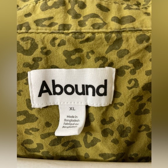 Abound XL button up green leopard print Hawaiian shirt - Picture 3 of 4